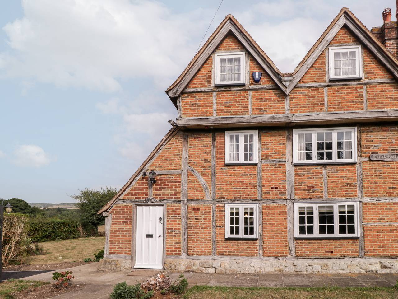 Battel Hall Cottage in Broomfield and Kingswood, Kent