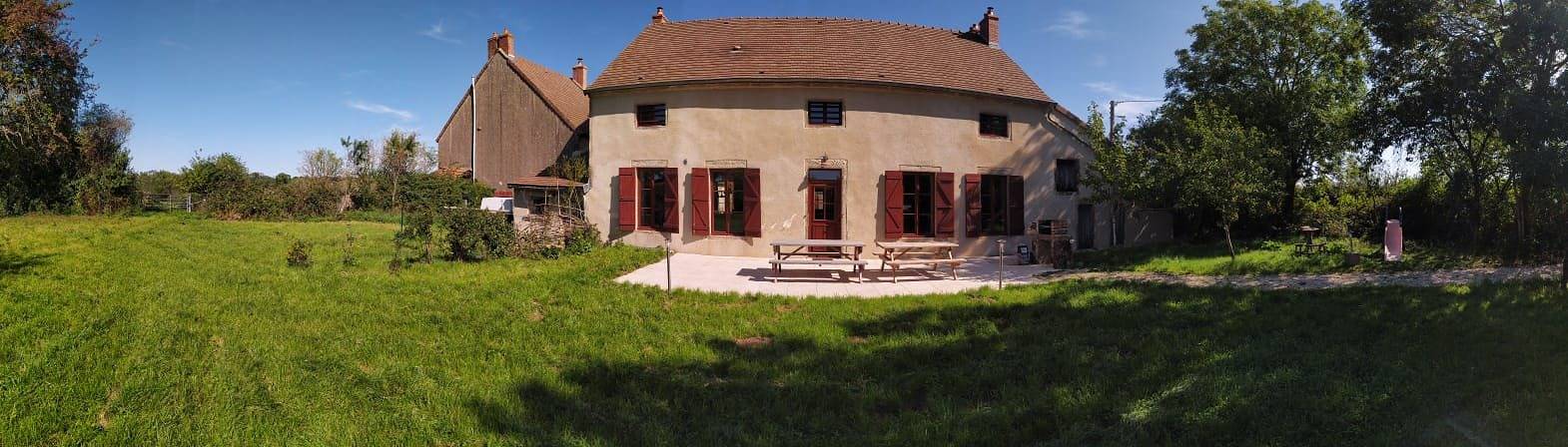 Gîte pour 15 personnes, avec jardin ainsi que jacuzzi et terrasse - 1