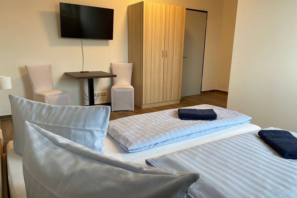 Ganze Wohnung, Gästehaus Doppelzimmer 205 - Lokschuppen Pasewalk- Gästehäuser mit Dz, Ez und in Pasewalk, Vorpommern