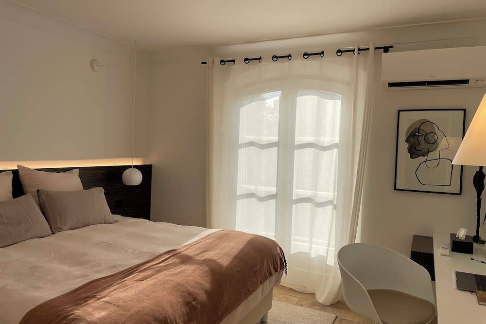 Villa Lety Piscine & Jacuzzi - 6 rooms - 300m sea 20 min walk Saint-Tropez in Gassin, Mittelmeerküste (Frankreich)