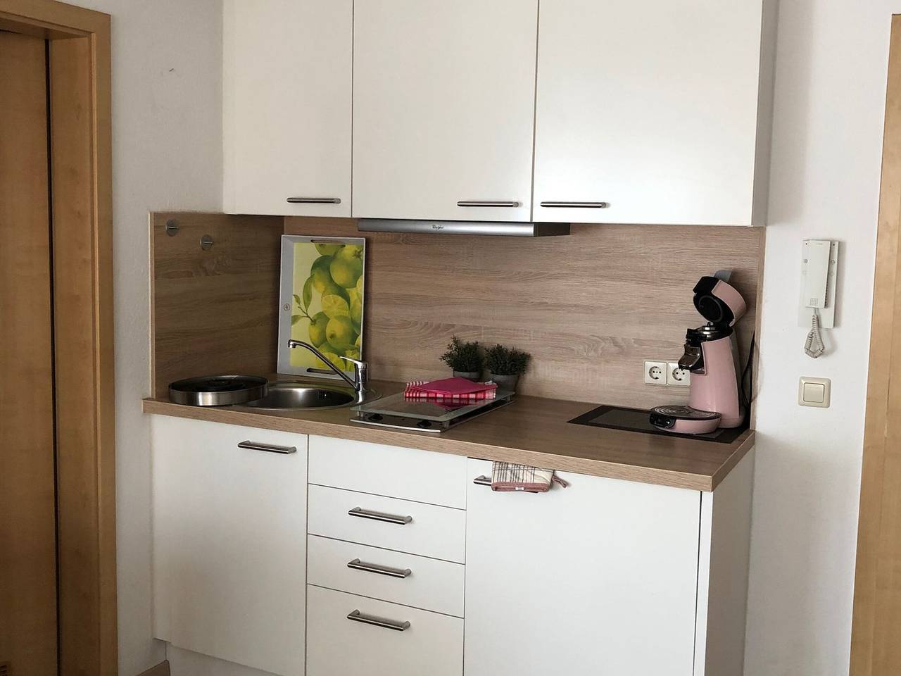 Apartamento entero, Pequeño apartamento de vacaciones con vistas al lago, balcón y Wi-Fi in Bodman-Ludwigshafen, Distrito de Constanza