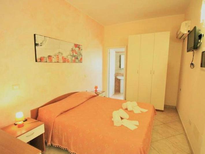 Appartamento vacanze per 3 persone, con terrazza e panorama nonché giardino - 1
