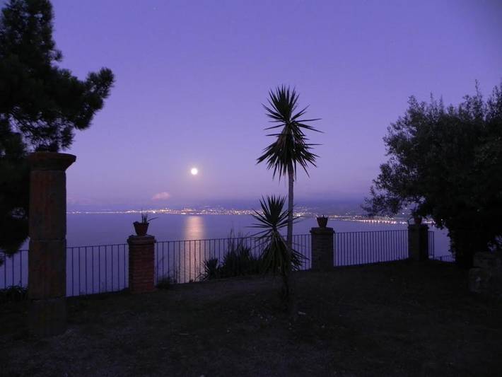 Appartamento per 4 persone, con Terrazza e Giardino nonché Panorama a Tindari