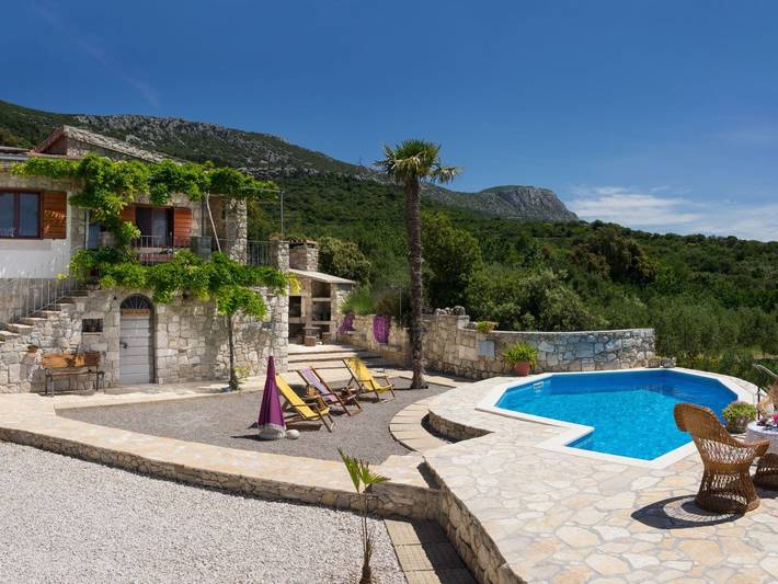 Ferienhaus für 4 Personen, mit Pool und Garten in Kaštela