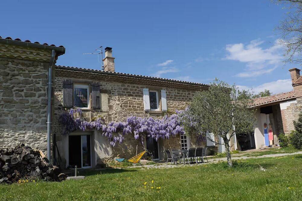 Gîte à la ferme Bio du Rougequeue, animaux de compagnies acceptés in Châteauneuf-sur-Isère, Région de Valence
