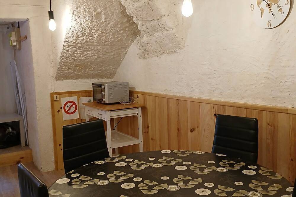 Appartement entier, Studio Dans Voûtes ... in Creissels, Parc naturel régional des Grands Causses