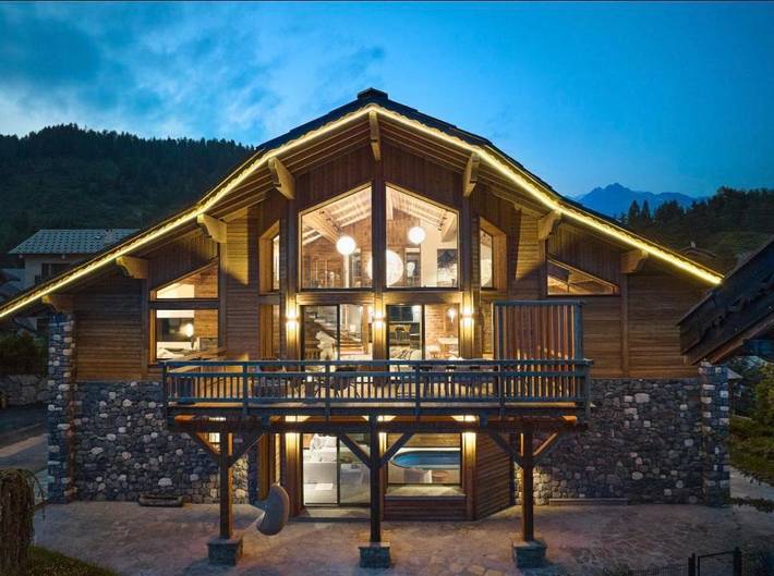 Chalet pour 15 personnes, avec sauna et vue ainsi que piscine et balcon dans Auron