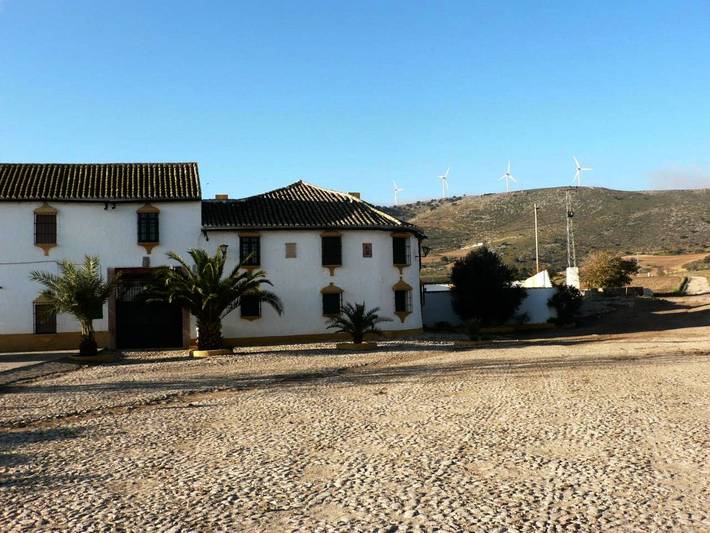 Casa rural para 15 personas, con terraza y piscina además de vistas y jardín, Se admiten mascotas en Cañete la Real - 4