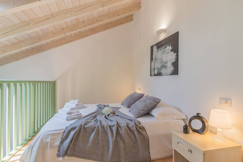 Appartamento intero, Monolocale con soppalco Brezza del lario by Varenna Holidays in Dervio, Alpi Orobie Occidentali