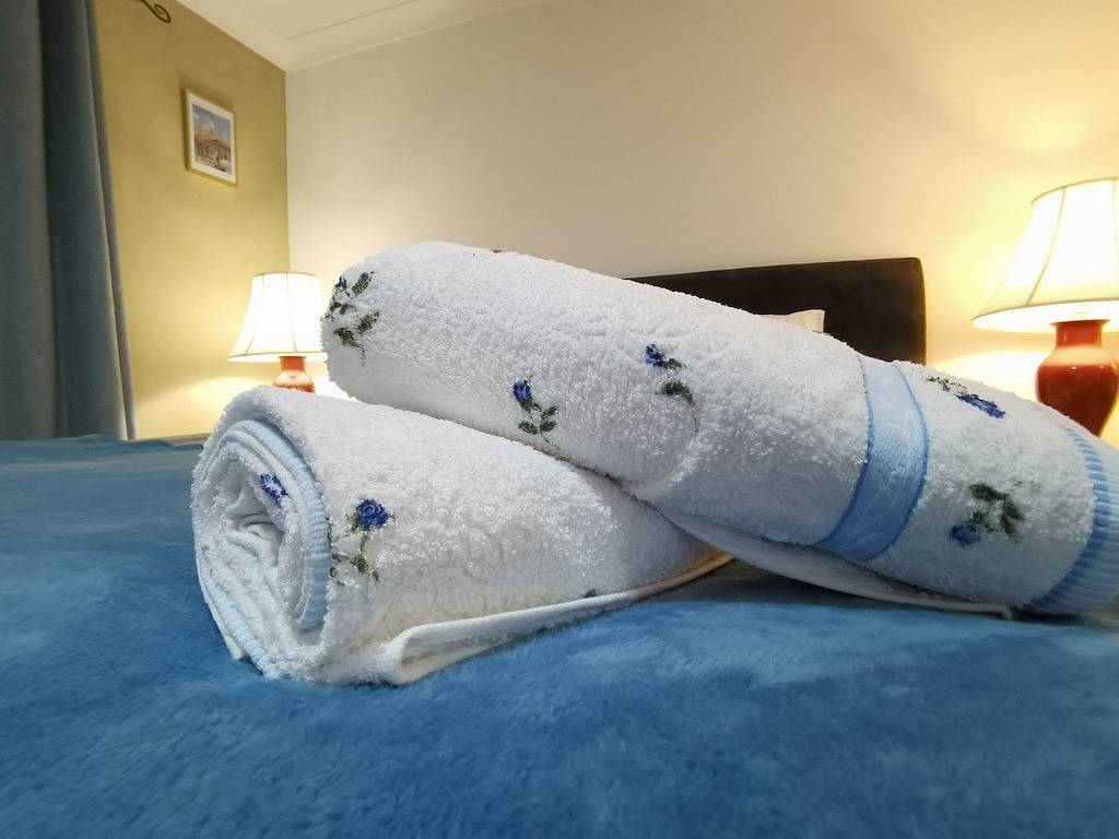 Cheerful 4-bedroom home with natural backyard in Canberra, Australian Capital Territory