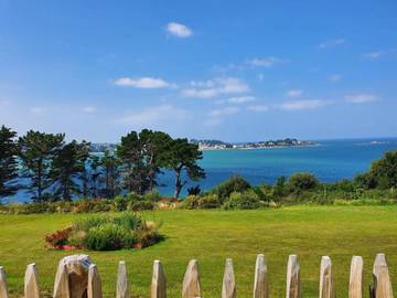 Camping pour 4 personnes, avec vue ainsi que terrasse et jardin en Cotes-d'Armor