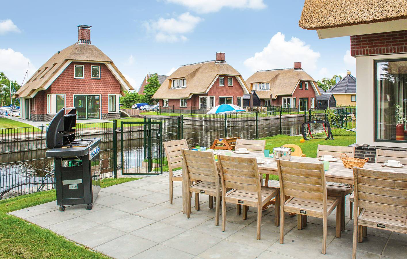 Ferienhaus für 10 Personen mit Terrasse in Idskenhuizen, De Friese Meren