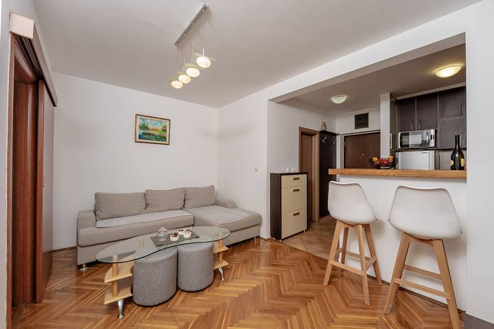 Ferienwohnung für 4 Personen, mit Balkon/Terrasse in Bar - 3
