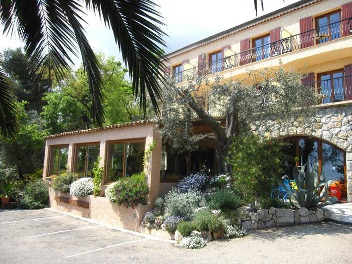 Hotel para 3 personas, con jardín - 1