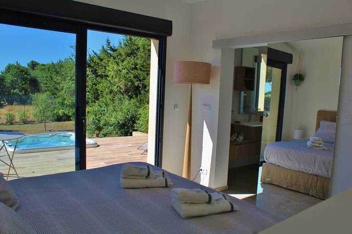 Gîte pour 2 personnes, avec piscine et jacuzzi ainsi que jardin et terrasse à Mérindol - 4