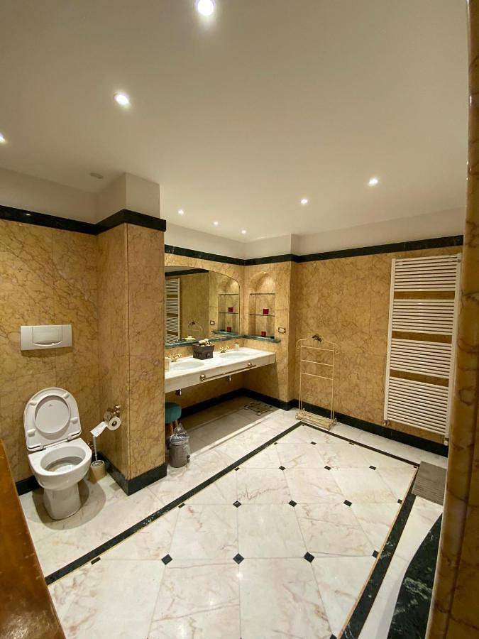 Apartamento para 10 personas, con Balcón y Jacuzzi en Bolonia