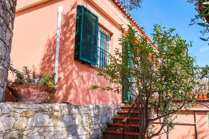 Location de vacances pour 4 personnes, avec jardin à Grimaldi