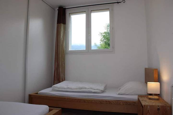 Location de vacances pour 6 personnes, avec piscine et balcon à Contes - 4