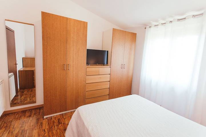 Ganze Wohnung, Große Wohnung in der Nähe des Flughafens, kostenlose Privatparkplätze in Fiumicino, Rom Provinz