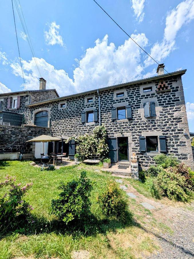 Location de vacances pour 10 personnes, avec jardin ainsi que vue et terrasse à Mazet-Saint-Voy - 2