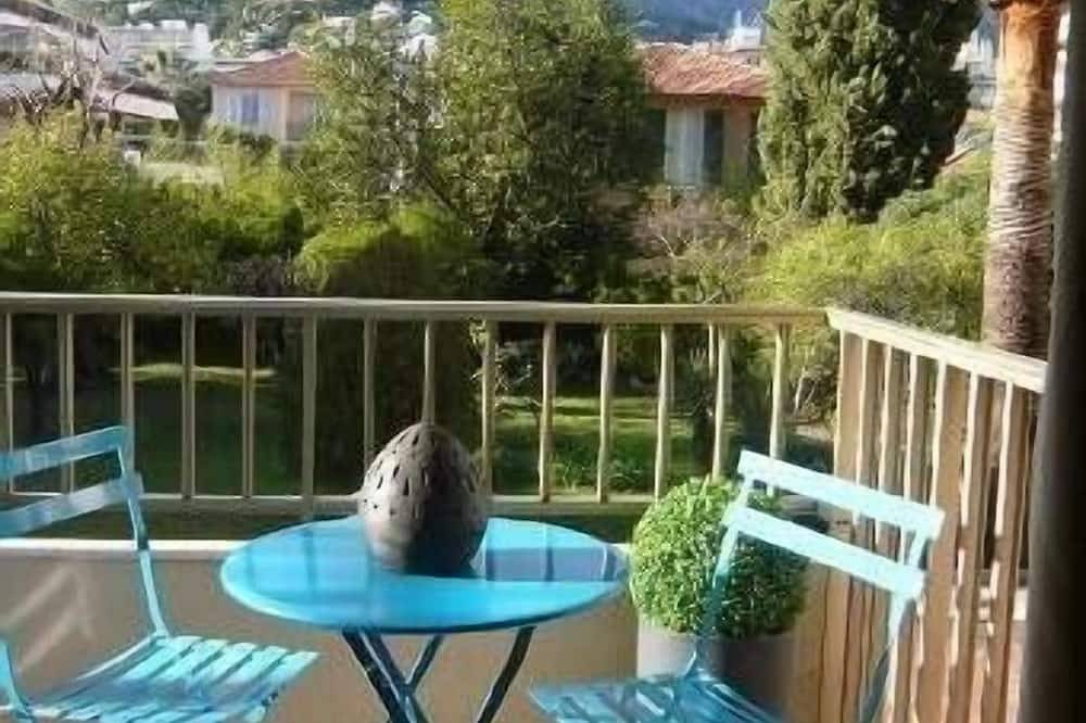 Appartement entier, Très bel appartement climatisé les pieds dans l'eau avec parking privé sécurisé in Roquebrune-Cap-Martin, Côte méditerranéenne (France)
