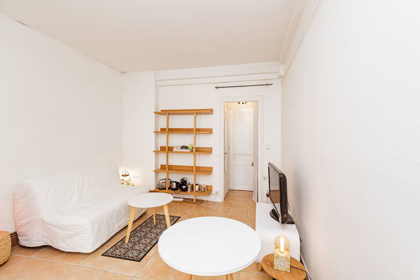 Estudio entero, A bright studio near Paris in Vincennes, Valle del Marne