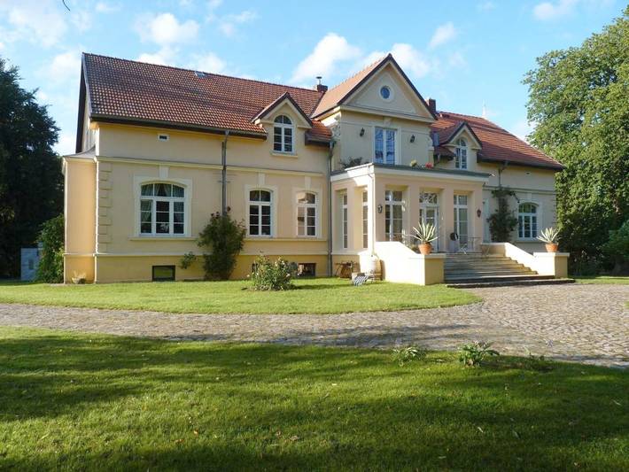 Ferienwohnung für 2 Personen, mit Terrasse und Garten sowie Ausblick in Bützow-Land
