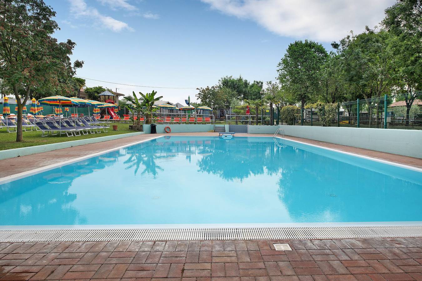 Ganze Wohnung, Ferienwohnung "Casa Mobile 11 Amici di Lazise" mit Pool, Garten, Klimaanlage und Wlan in Lazise, Gardasee-Berge