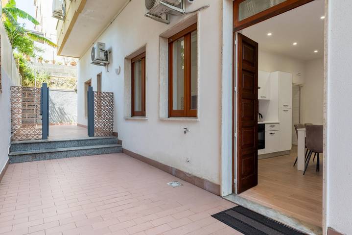 Appartamento intero, Guesthost - Casa degli Oleandri in Giardini-Naxos, Provincia di Messina
