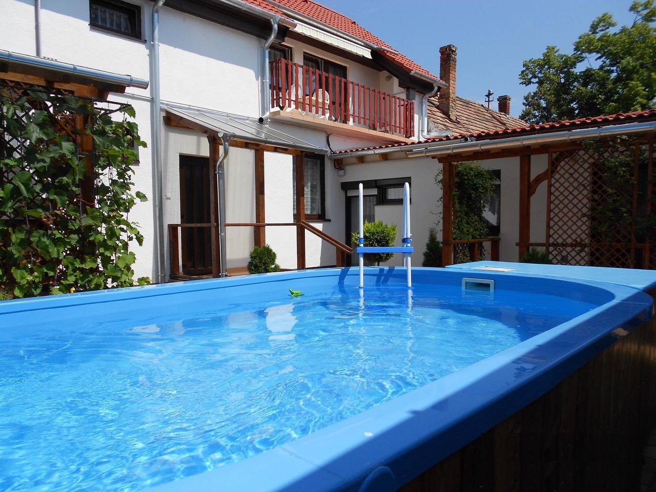 Ganze Ferienwohnung, Ferienwohnung in Zentrumsnähe mit Pool und Klimaanlage  in Siofok, Siófok und Umgebung