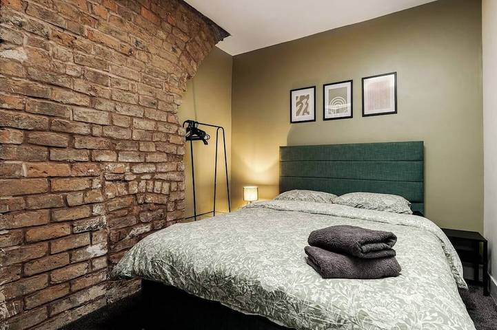 Work & Unwind | Free Parking | Near Sefton Park in Liverpool, Merseyside