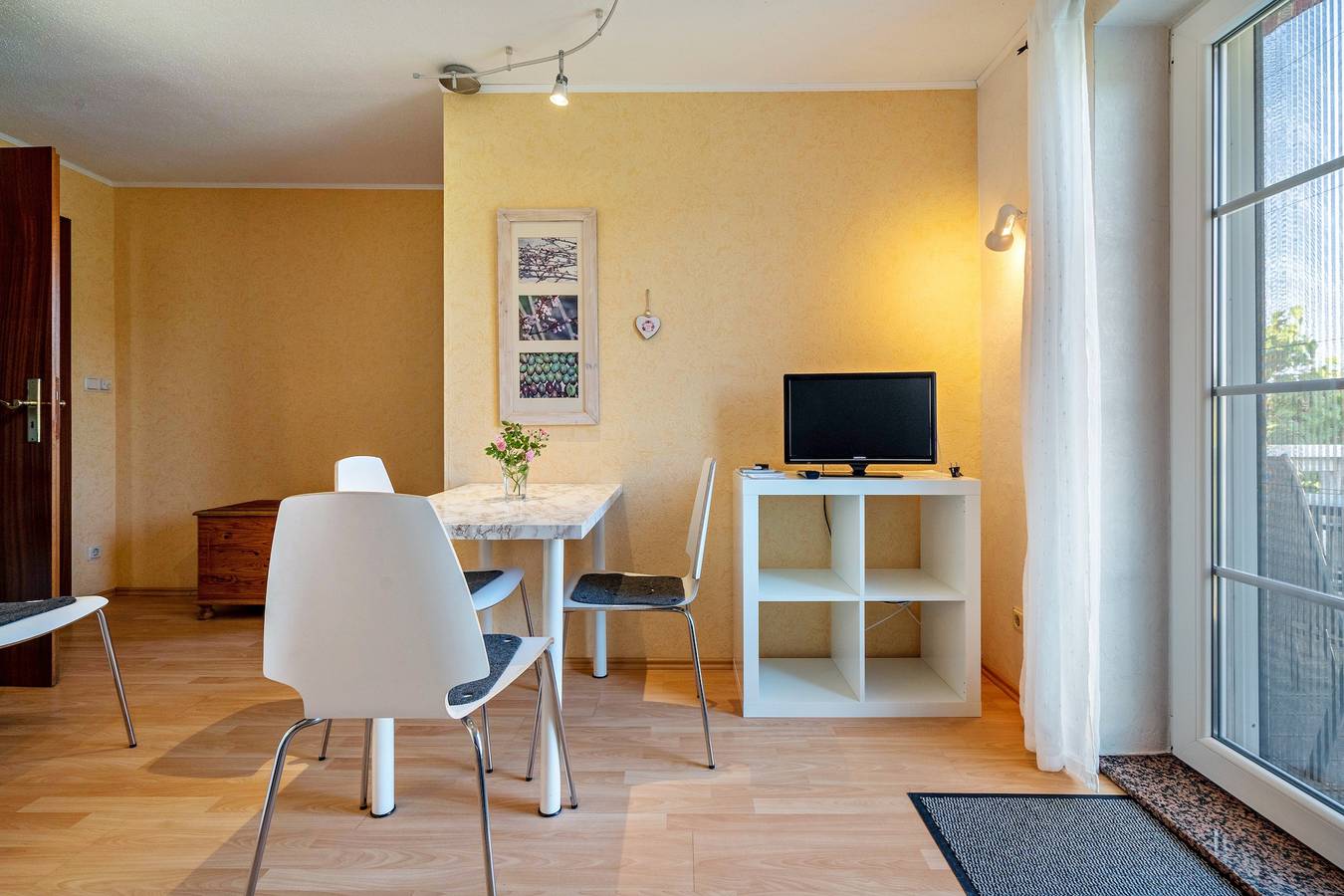 Apartamento entero, Apartamento 'Ferienwohnung 1 Schulze' con jardín compartido, balcón y Wi-Fi in Neustrelitz, Mecklenburg-Strelitz