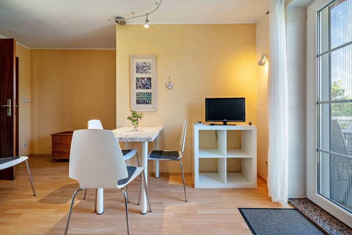 Ferienwohnung für 4 Personen, mit Balkon und Garten in Neustrelitz - 3