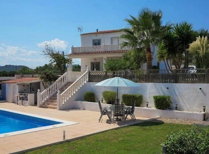 Casa rural para 10 personas, con jardín y piscina en Montroy