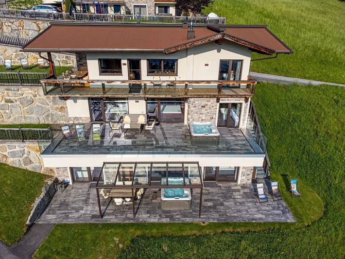 Chalet für 8 Personen, mit Sauna und Ausblick sowie Terrasse in Kaltenbach