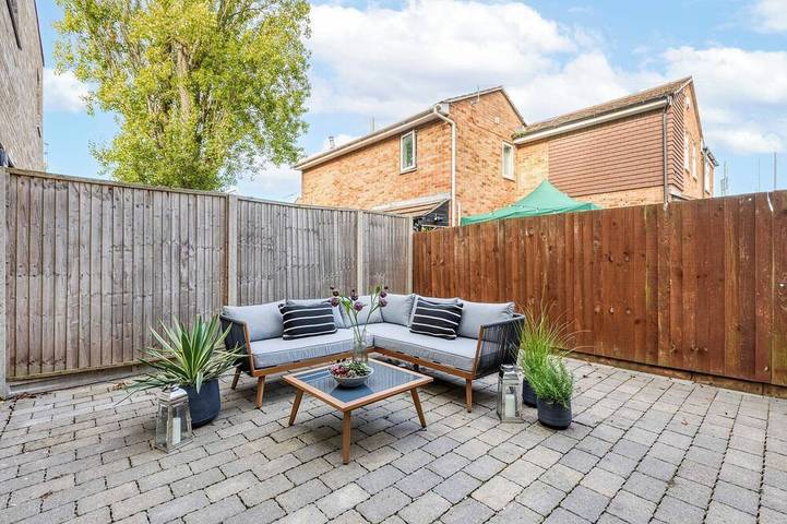 Glamping for 4 people, with garden in Cambridgeshire