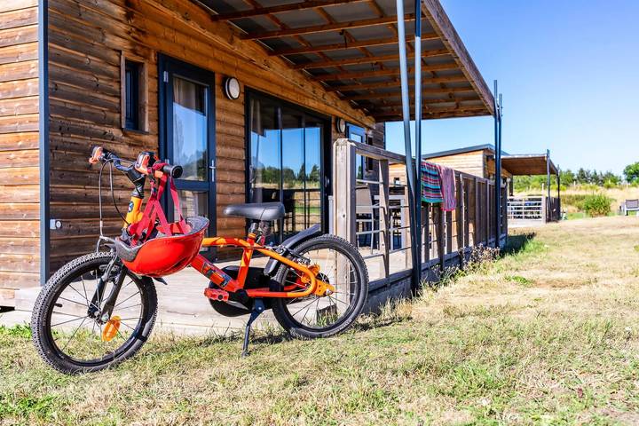 Chalet pour 5 personnes, avec terrasse ainsi que vue et piscine, animaux acceptés dans Lozère - 3