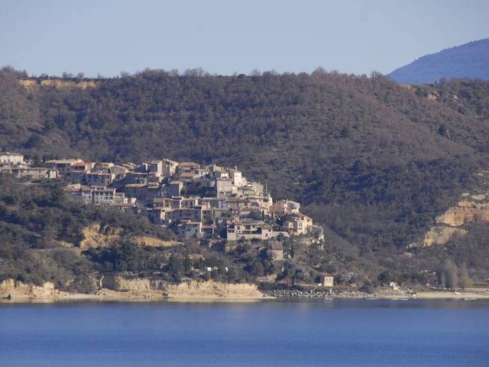 Location de vacances pour 4 personnes, avec vue sur le lac ainsi que vue et terrasse à Sainte-Croix-du-Verdon - 2