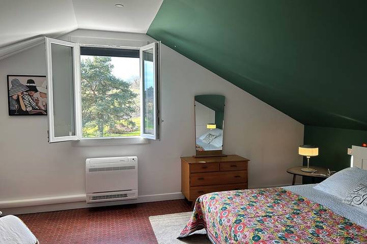 Location de vacances pour 6 personnes, avec balcon et jardin à Nolay - 2