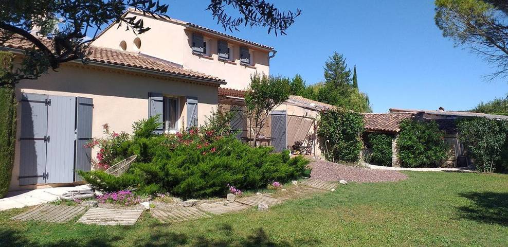 Location de vacances pour 6 personnes, avec vue ainsi que piscine et jardin à Modène - 2