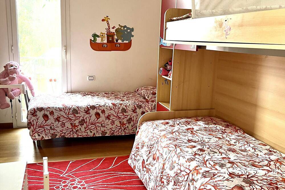 Ganze Wohnung, Elizaveta apartment with lake view and terrace in Oggebbio, Oggebbio Gemeinde
