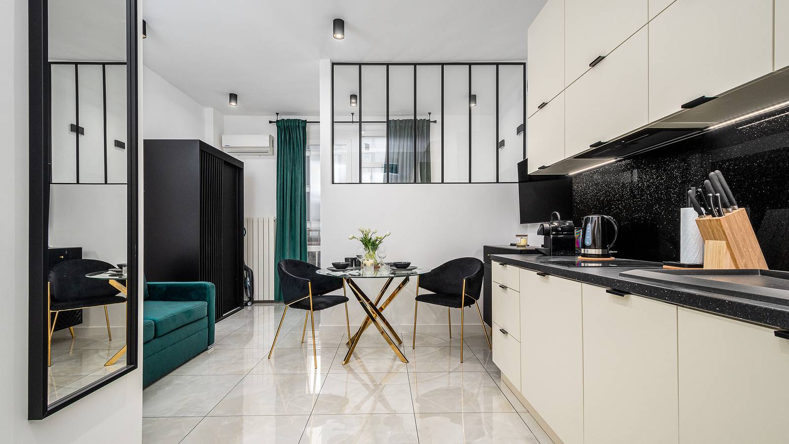 Entire holiday apartment, Sun&Snow Widok - Apartment 183 in Warsaw Śródmieście, Warsaw