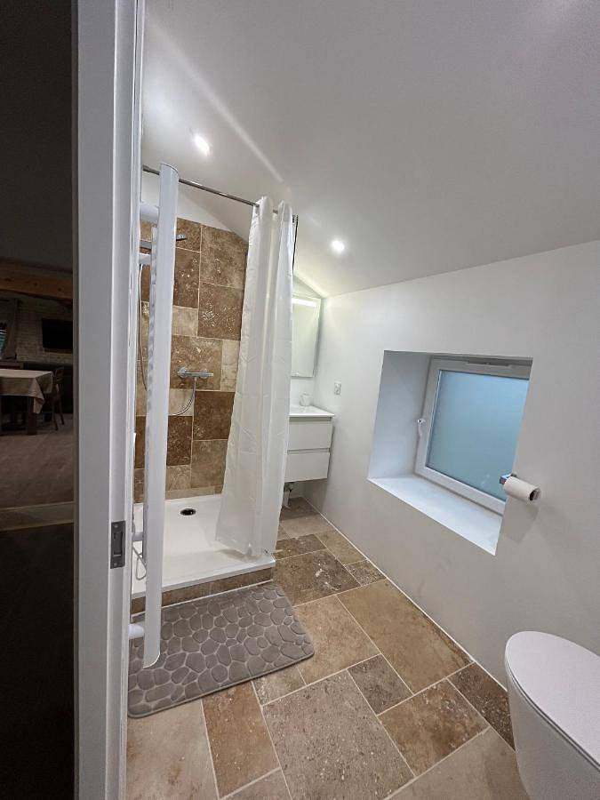 Appartement entier, Le Clos des Cadots - Apt 2ème Sud in Chaintré, Région de Mâcon