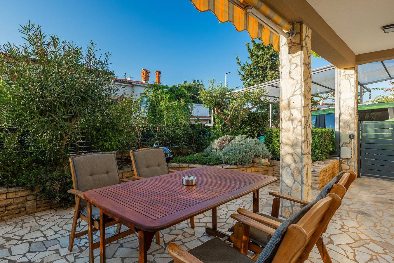 Appartement entier, 100 Meter zum Kieselstrand mit Klima, Grill in Banjole, Côte Sud d'Istrie