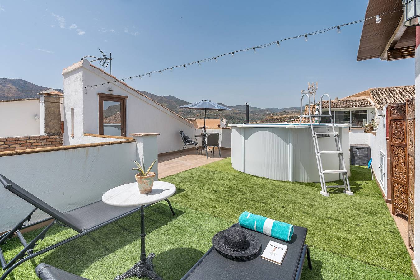 Apartamento entero, Apartamento 'El Santo' con vistas a la montaña, Wi-Fi y aire acondicionado in Melegís, El Valle
