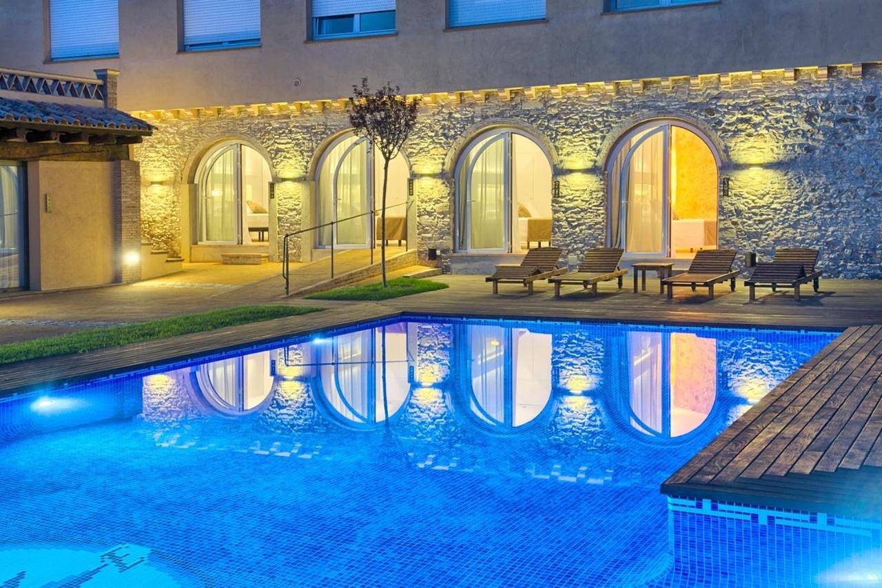 Double or Twin Room in Centre Begur, Begur