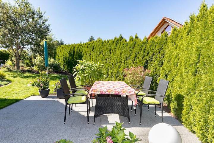 Geheel appartement, Vakantie Appartement "Lauser Ug" in Rustige Omgeving met Wi-Fi & Terras in Herdwangen-Schönach, Region Bodensee-Oberschwaben