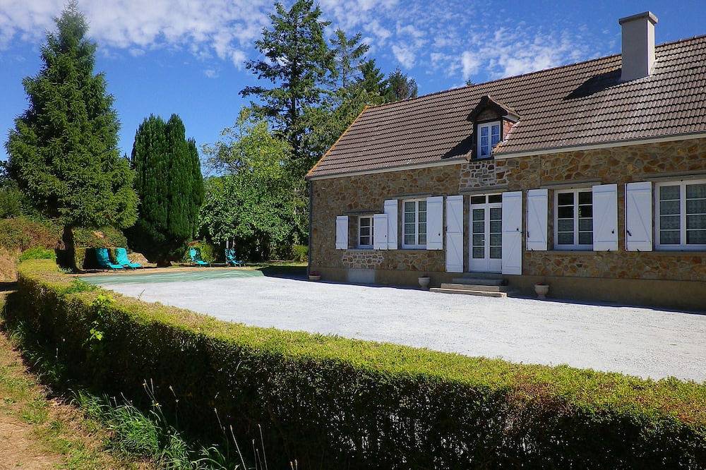 Gite Les 4 Saisons in Lithaire, Montsenelle