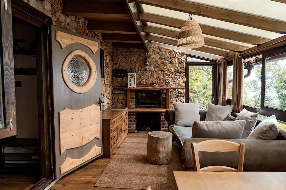 Hobbit House Beli with Stunning Kvarner Bay View in Cres Stadt, Cres