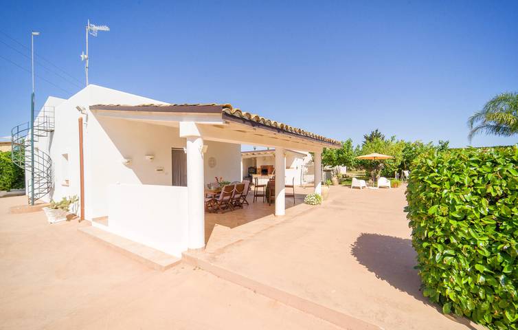 Holiday home for 5 people, with pool and garden as well as terrace - 1